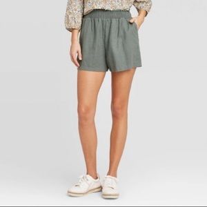 Universal thread green shorts